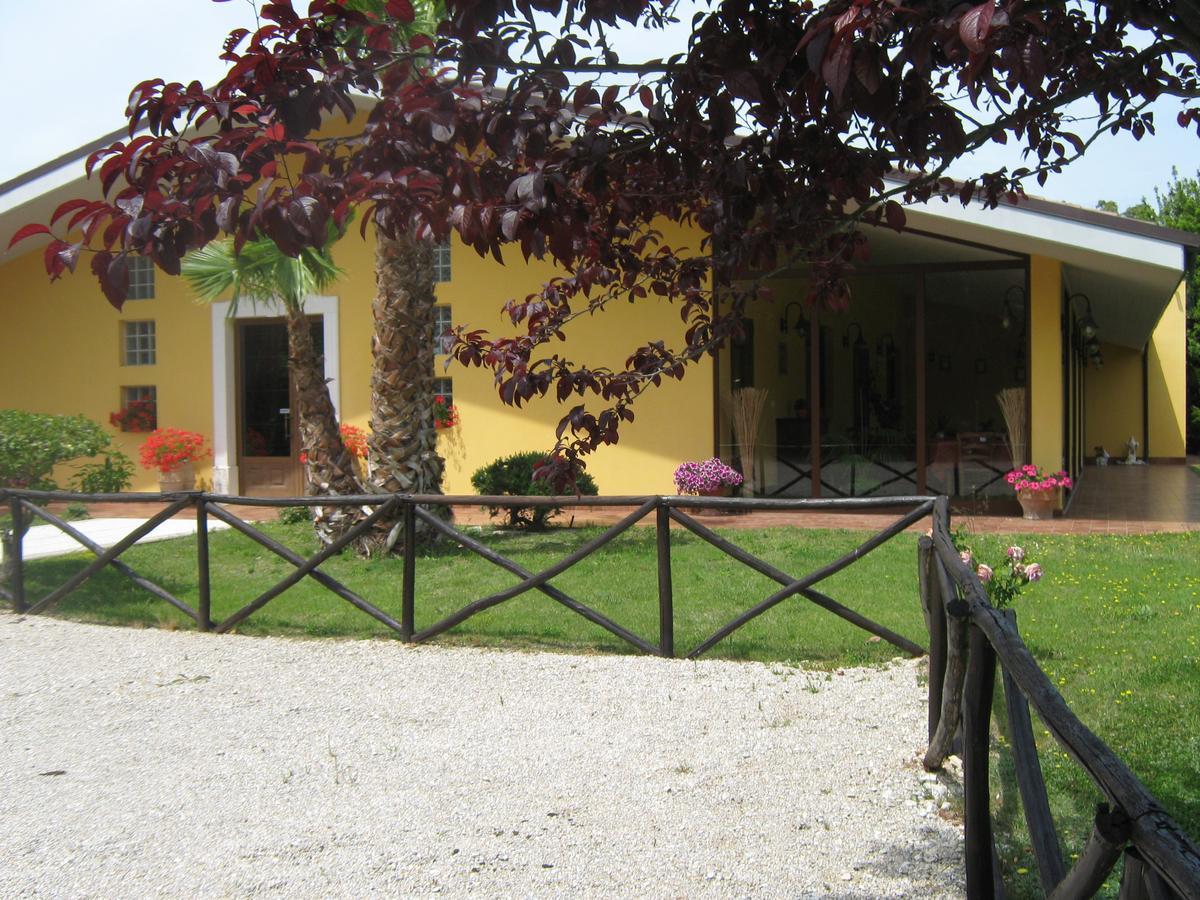 B & B Oasi Rosciano  Exterior photo